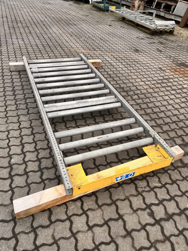Used roller conveyors: 850 mm. x 2400 mm.