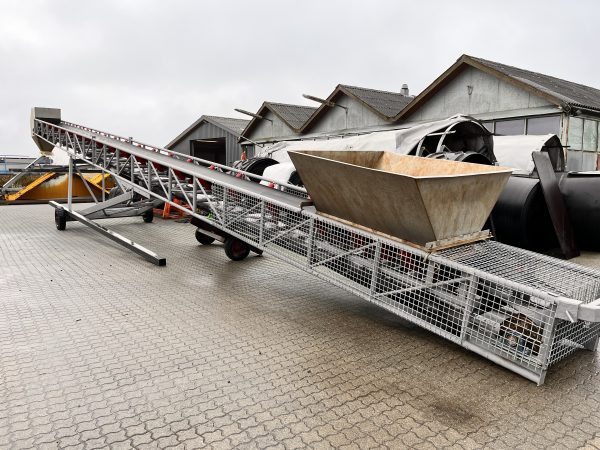 Lattice conveyor with feed hopper - 20 m. (belt width 800 mm.)