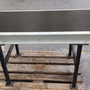 Conveyor belt with long ribbed belt - 1400 x 500 mm.